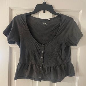 Black cropped t- shirt
